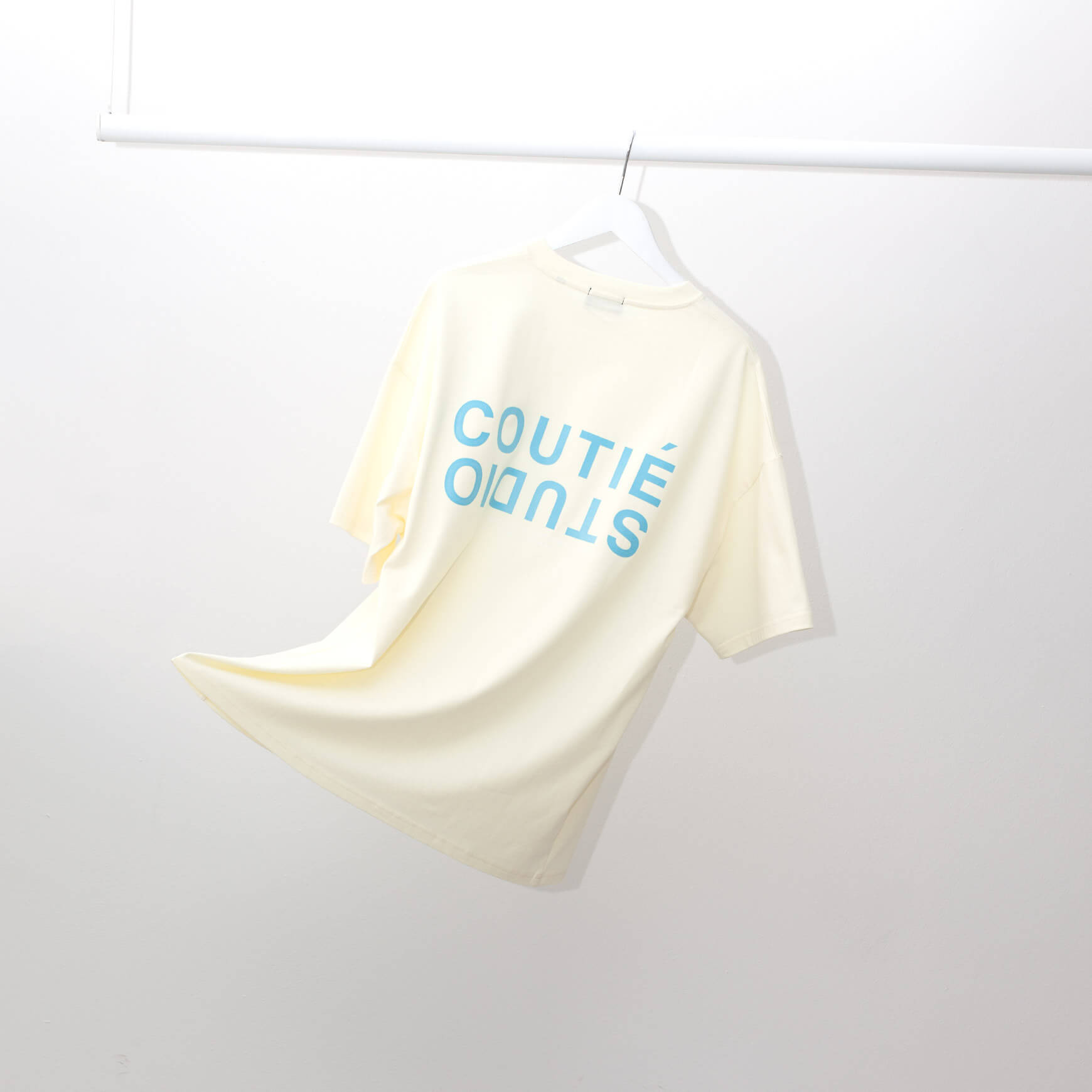 Studio Logo T-Shirt Creme