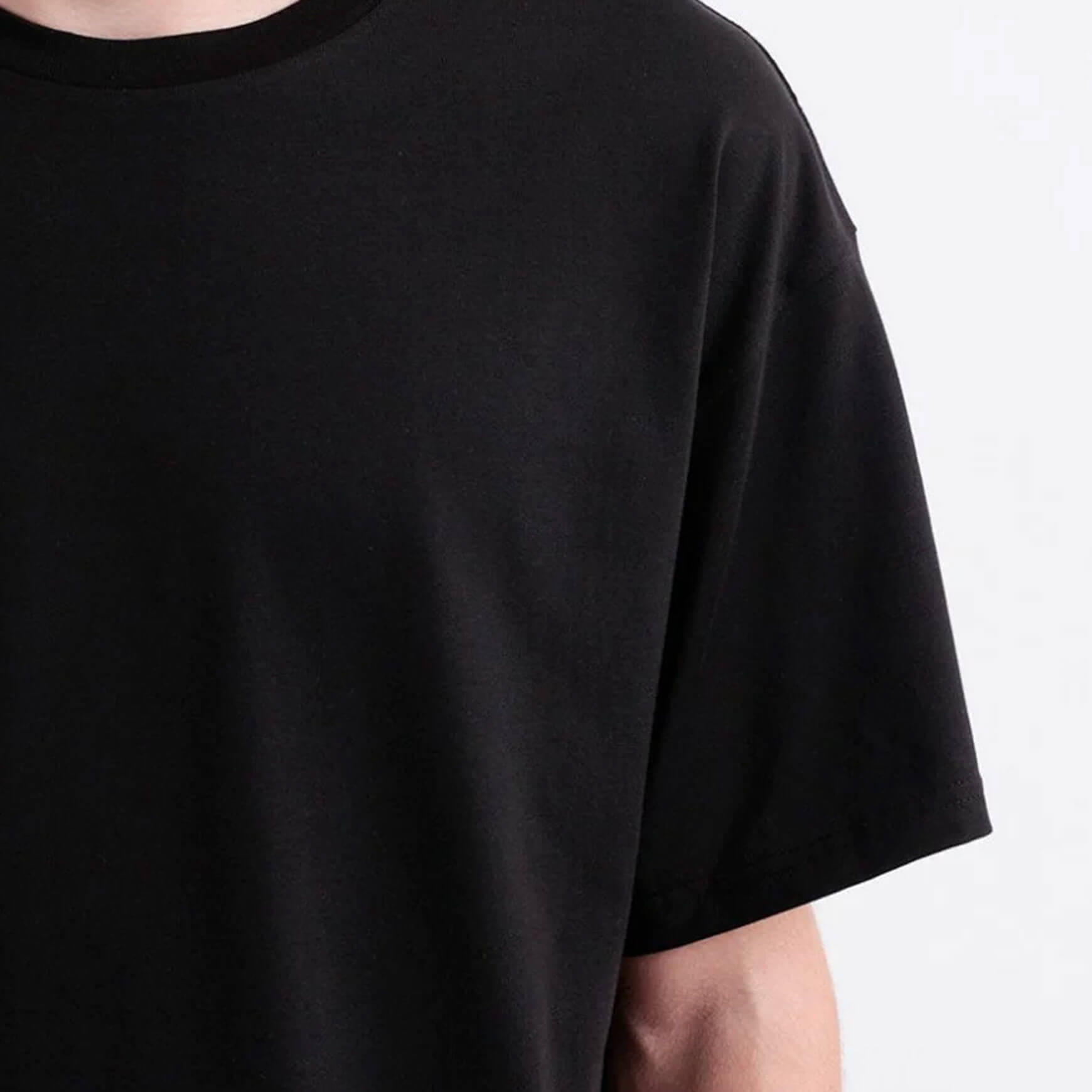 Essential T-Shirt Black
